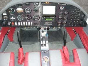 Cockpit Aquila A210